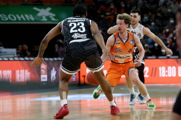 他就以惊人 他就以惊人